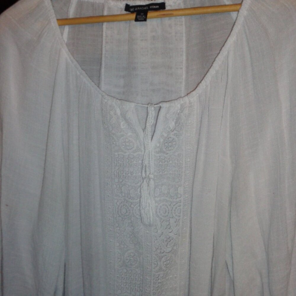 SOLD!!      SOLD!   EXCELLENT ZAC&RACHEL WOMENS LIGHT,AIRY WHITE BLOUSE-SIZE 3X-